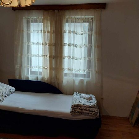 Apartman 2A Mostar Bagian luar foto
